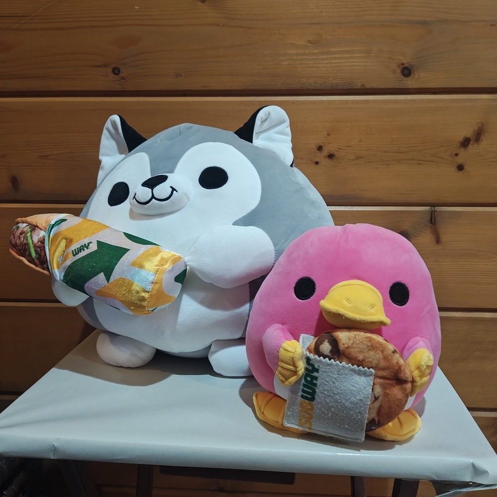 ZURU SNACKLES Nigel 14" Husky Subway Sandwich Plush plus 8" Pink Platypus Cookie